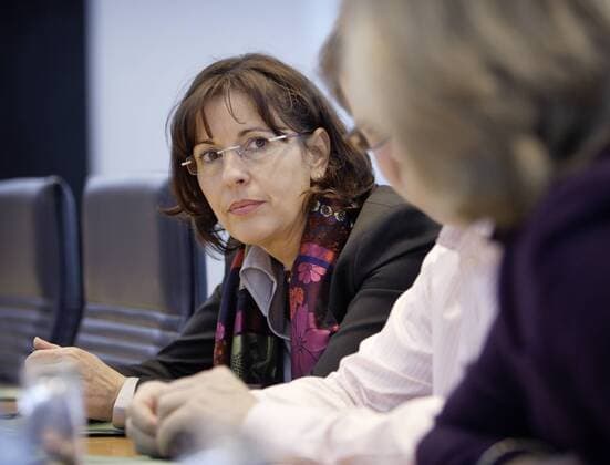 Andrea YPSILANTI , SPD, Fraktionsvorsitzende im hessichen Landtag , vor einer Sitzung des SPD Praesidium im Berliner Willy-Brandt-Haus . Berlin , Deutschland . Andrea YPSILANTI , SPD . Berlin , Germany . 10.11.2008 , , , Berlin DEU Deutschland Copyright: xThomasxTrutschelx