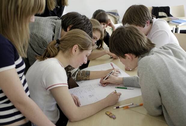 Schueler lernen deutsch am Goethe-Institut in Kiew , Ukraine . Students learning German at Goethe-Institut . Kiev , Ukraine . 23.04.2008 , , . Kiew UKR Ukraine Copyright: xThomasxKoehlerx
