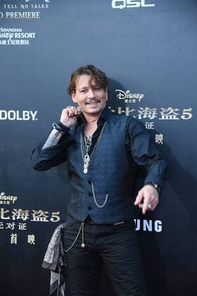 SHANGHAI, CHINA - MAY 11: American actor Johnny Depp attends the premiere of film Pirates of the Caribbean: Dead Men Tell No Tales at Shanghai Disneyland Park on May 11, 2017 in Shanghai, China  Copyright: xVCGx CFP7111100348775