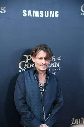 Johnny Depp and Orlando Bloom attend the premiere of Pirates of the Caribbean: Dead Men Tell No Tales at Shanghai Disneyland in Shanghai, China on 11th May, 2017.(Photo by TPG)  2017051200735