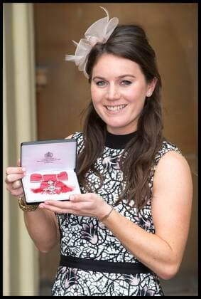 . 12 05 2017. London, United Kingdom. Investitures at Buckingham Palace. Laura Unsworth, hockey player awarded an MBE by the Duke of Cambridge at the Investiture ceremony at Buckingham Palace.  xPetexMaclainex xi-Imagesx IIM-15106-0045