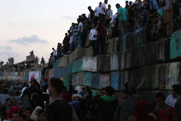 May 12, 2017 - Gaza, Gaza strip, Palestine - Palestinians attend the Red Carpet Festival of Human Rights Films in the Gaza Port in Gaza City on May 12, 2017. Gaza Palestine  - ZUMAn230 20170512_zaa_n230_370 Copyright: xMajdixFathix