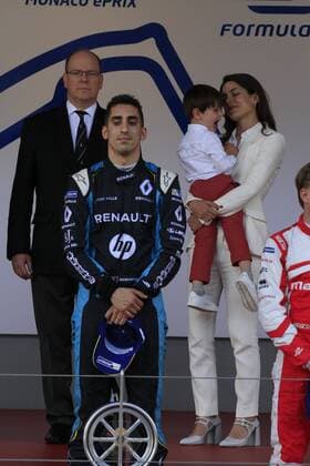 Fürst Albert II von Monaco, Charlotte Casiraghi mit Sohn Raphael bei der Siegerehrung des 2017 Monaco ePrix, Fürstentum Monaco