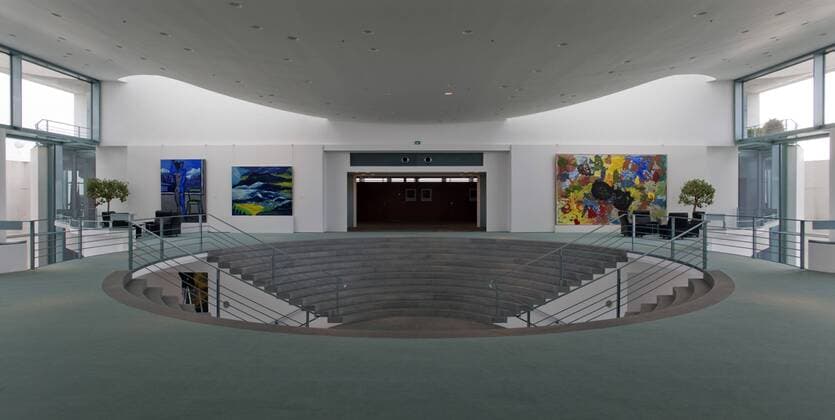 Sky-Lobby des Bundeskanzleramtes . Berlin . 12.10.2010 . Bundeskanzleramt , Kanzleramt Sky Lobby of the Federal Chancellery . Berlin . 12.10.2010 . Federal Chancellery Berlin DEU Deutschland Copyright: xThomasxImox