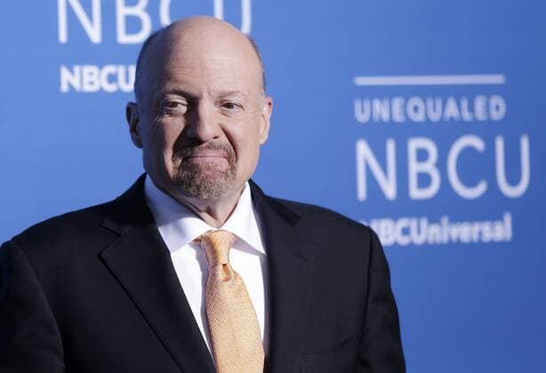 Jim Cramer arrives on the red carpet at the 2017 NBCUniversal Upfront at Radio City Music Hall on May 15, 2017 in New York City.  NYP20170515168 JOHNxANGELILLO
