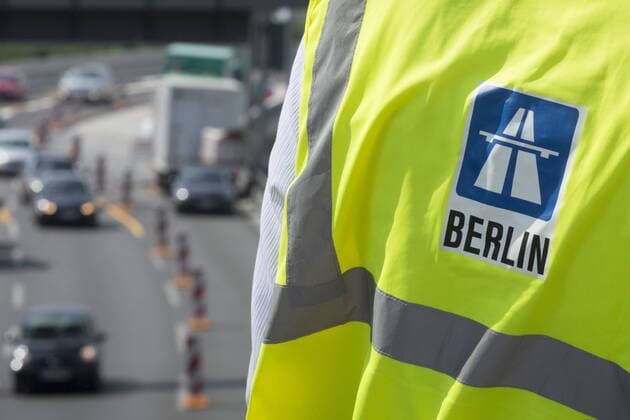 Baustelle auf der Autobahn A100. Berlin, 10.07.2013. Berlin Deutschland Copyright: xRaphaelxHuenerfauthx