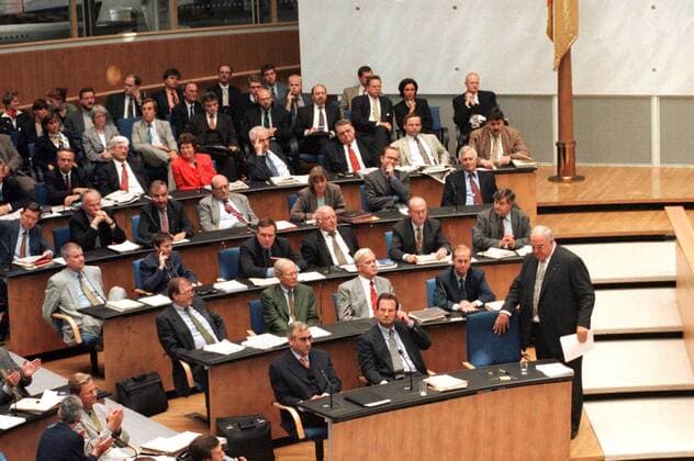 Die Regierungsbank des Deutschen Bundestages waehrend der Haushaltsdebatte in Bonn, 10.09.1997, Bonn Deutschland Copyright: xUtexGrabowskyx