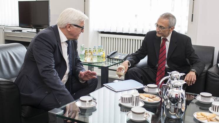 Bundesaussenminister Frank-Walter Steinmeier, SPD, trifft sich im Vorfeld des Deutsch - Amerikanischen Cyber Dialog mit John Podesta, Sonderberater des US Praesidenten, zusammen. Berlin 27.06.2014 Berlin Deutschland Copyright: xThomasxImox