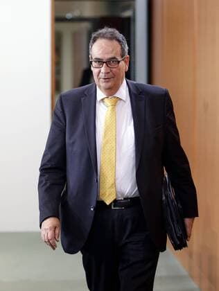 Georg Streiter, stellvertretender Regierungssprecher, vor Beginn einer Kabinettsitzung. 18.11.2015, Berlin Deutschland Copyright: xThomasxKoehlerx