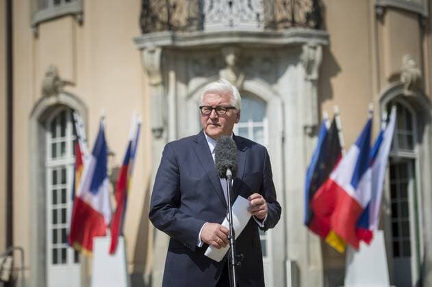 Bundesaussenminister Frank-Walter Steinmeier, SPD, gibt ein Pressestatement nach dem Ministertreffen zur Ukraine-Krise in Berlin, 11.05.2016. Berlin Germany Copyright: xFlorianxGaertnerx