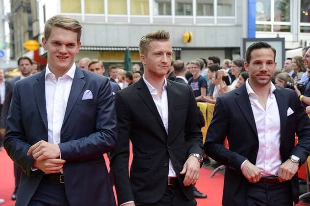 Matthias Ginter, Marco Reuss und Roman Bürki bei der Premiere des des Dokumentarfilmes You ll Never Walk Alone in der Lichtburg. Essen, 16.05.2017 Foto:xJ.xKrickx xFuturexImage
