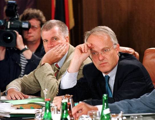 Juergen Ruettgers, Zukunftsminister, CDU, (R) und Gesundheitsminister Seehofer, CSU, waehrend einer Kabinettssitzung. Bonn, Deutschland, 03.09.1997, Bonn Deutschland Copyright: xThomasxImox