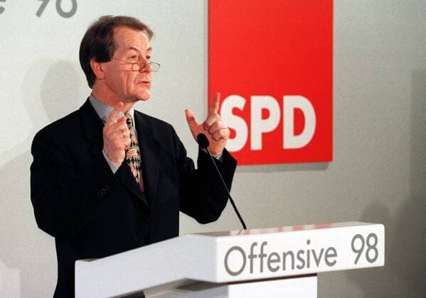 SPD Bundesgeschaeftsfuehrer Franz Muentefering stellt die Aktion Wahlkreisoffensive «98 vor. Bonn den 09.01.1998, Bonn Deutschland Copyright: xUtexGrabowskyx