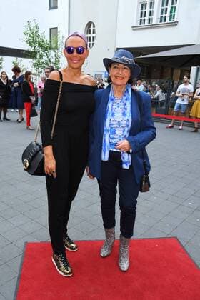 Natascha Ochsenknecht, Baerbel Wierichs Ankunft zur Berlin Premiere von The ADDAMS FAMILY im Admiralspalast in Berlin am 17.05.2017