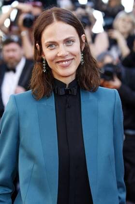Aymeline Valade at the Ismael s Ghosts (Les Fantomes d Ismael) screening and Opening Gala during the 70th Cannes Film Festival at the Palais des Festivals on May 17, 2017 in Cannes, France Foto:xD.xBedrosianx xFuturexImage