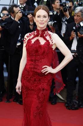 Julianne Moore at the Ismael s Ghosts (Les Fantomes d Ismael) screening and Opening Gala during the 70th Cannes Film Festival at the Palais des Festivals on May 17, 2017 in Cannes, France Foto:xD.xBedrosianx xFuturexImage