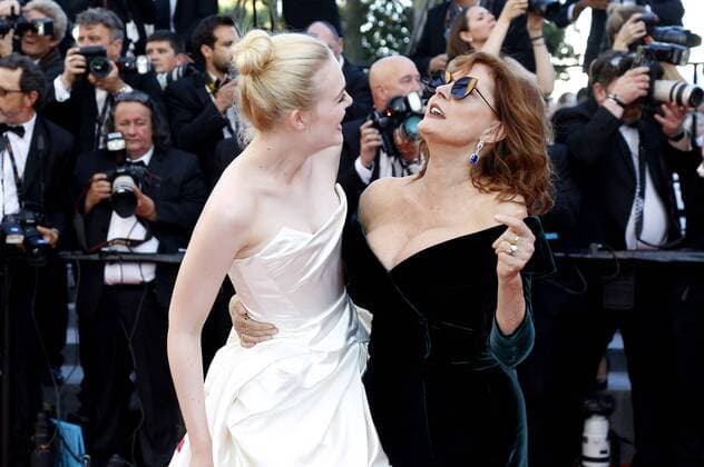Elle Fanning and Susan Sarandon at the Ismael s Ghosts (Les Fantomes d Ismael) screening and Opening Gala during the 70th Cannes Film Festival at the Palais des Festivals on May 17, 2017 in Cannes, France Foto:xD.xBedrosianx xFuturexImage