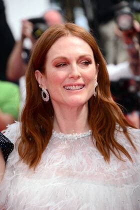 Cannes - Premiere Wonderstruck 217716 Degun-Paoli Starface 2017-05-18 Cannes France 70eme Festival International du Film de Cannes. Montee des Marches du film Wonderstuck . 70th International Cannes Film Festival. Red Carpet of Wonderstuck movie. Moore, Julianne  Copyright: xDegun-Paolix STAR_217716_048