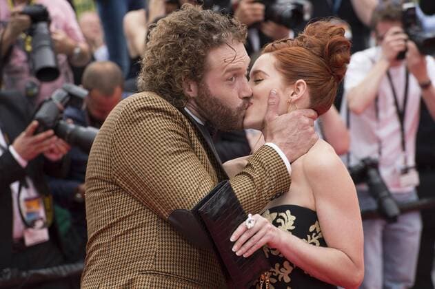 Foto IPP Daniele CifalÃ 18 05 2017 70 Â° Cannes Film Festival red carpet del film wonderstruck T.J. Miller bacia Kate Gorney  0