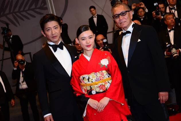 217725 Degun-Paoli Starface 2017-05-18 Cannes France 70eme Festival International du Film de Cannes. Montée des marches du film Mugen No Junin . 70th International Cannes Film Festival. Red Carpet of Mugen No Junin movie Sugisaki, Hannah; Kimura, Takuya; Miike, Takashi  Copyright: xDegun-Paolix STAR_217725_022