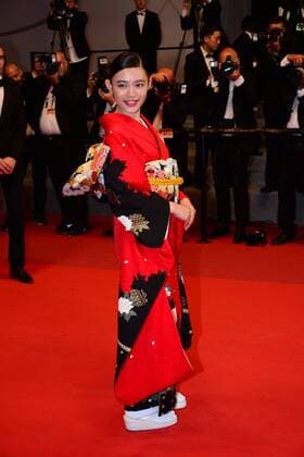 217725 Degun-Paoli Starface 2017-05-18 Cannes France 70eme Festival International du Film de Cannes. Montée des marches du film Mugen No Junin . 70th International Cannes Film Festival. Red Carpet of Mugen No Junin movie Sugisaki, Hannah  Copyright: xDegun-Paolix STAR_217725_024