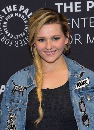 May 18, 2017 - Beverly Hills, California, USA - Abigail Breslin attends The Paley Center for Media presentation of the new ABC Musical Dirty Dancing at Paley the Center for Media on May 18th, 2017 in Beverly Hills, California.Photo:Tony Lowe Globephotos Beverly Hills USA - ZUMAg198 20170518_zaa_g198_011 Copyright: xALowex