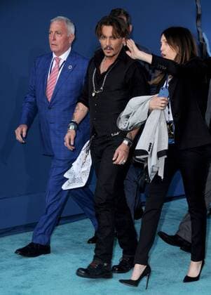 Bilder des Tages May 18, 2017 - Hollywood, CA, United States - 18 May 2017 - Hollywood, California - Johnny Depp. Premiere Of Disney s Pirates Of The Caribbean: Dead Men Tell No Tales at Dolby Theatre in Hollywood. Photo Credit: AdMedia Hollywood United States - ZUMAa123 20170518_zaa_a123_023 Copyright: xBirdiexThompsonx