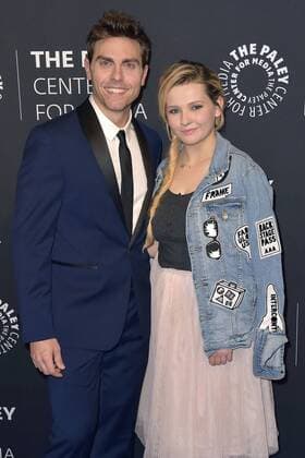 Colt Prattes und Abigail Breslin bei der Premiere des ABC Musical Special Events Dirty Dancing im Paley Center for Media. Beverly Hills, 18.05.2017 Foto:xD.xStarbuckx xFuturexImage