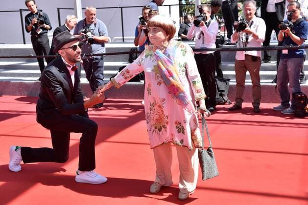 217757 Degun-Paoli Starface 2017-05-19 Cannes France 70eme Festival International du Film de Cannes. Montée des marches du film d ouverture Visages ,Villages 70th International Cannes Film Festival. Red Carpet of Visages ,Villages movie Varda, Agnès; JR  Copyright: xDegun-Paolix STAR_217757_012