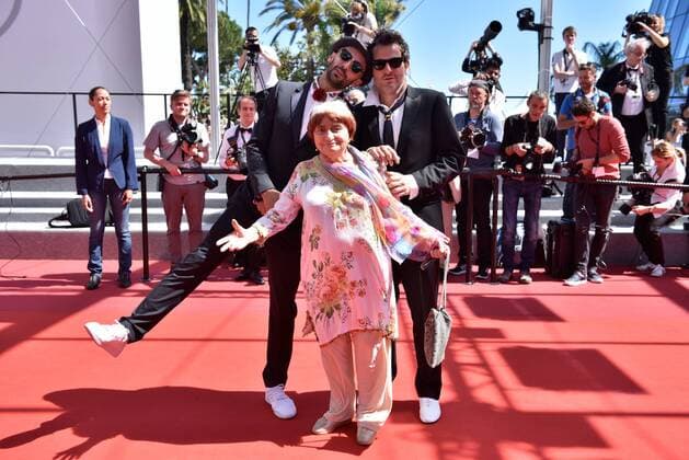217757 Degun-Paoli Starface 2017-05-19 Cannes France 70eme Festival International du Film de Cannes. Montée des marches du film d ouverture Visages ,Villages 70th International Cannes Film Festival. Red Carpet of Visages ,Villages movie Varda, Agnès; Chedid, Matthieu ( M chanteur); JR  Copyright: xDegun-Paolix STAR_217757_013