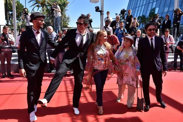 217757 Degun-Paoli Starface 2017-05-19 Cannes France 70eme Festival International du Film de Cannes. Montée des marches du film d ouverture Visages ,Villages 70th International Cannes Film Festival. Red Carpet of Visages ,Villages movie Varda, Agnès; Chedid, Matthieu ( M chanteur); JR  Copyright: xDegun-Paolix STAR_217757_015