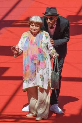 217758 Serge Arnal Starface 2017-05-19 Cannes France 70eme Festival International du Film de Cannes. Montée des marches du film d ouverture Visages ,Villages 70th International Cannes Film Festival. Red Carpet of Visages ,Villages movie Varda, Agnès; JR  Copyright: xSergexArnalx xStarfacex STAR_217758_003
