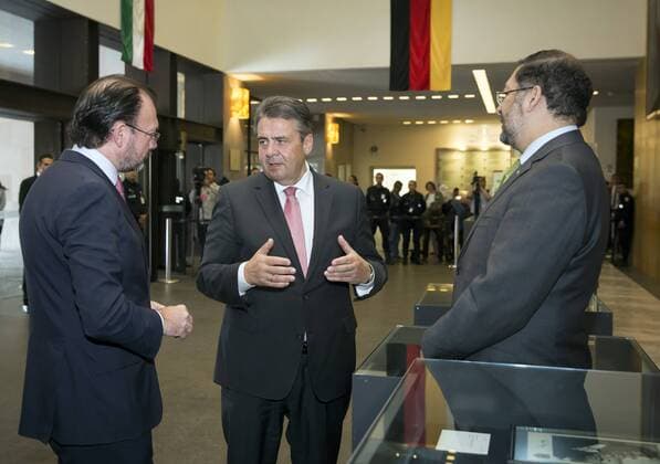 Bundesaussenminister Sigmar Gabriel trifft den Aussenminister von Mexiko, Luis Videgaray Caso (L), in Mexiko Stadt. 19.05.2017, Mexico City Mexico Copyright: xThomasxKoehlerx