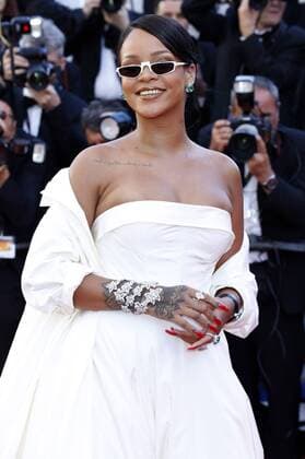 Rihanna at the Okja premiere during the 70th Cannes Film Festival at the Palais des Festivals on May 19, 2017 in Cannes, France Foto:xD.xBedrosianx xFuturexImage