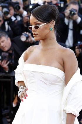 Rihanna at the Okja premiere during the 70th Cannes Film Festival at the Palais des Festivals on May 19, 2017 in Cannes, France Foto:xD.xBedrosianx xFuturexImage