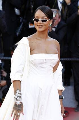 Rihanna at the Okja premiere during the 70th Cannes Film Festival at the Palais des Festivals on May 19, 2017 in Cannes, France Foto:xD.xBedrosianx xFuturexImage