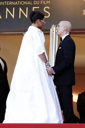 Bilder des Tages Rihanna and Jeffrey Katzenberg at the Okja premiere during the 70th Cannes Film Festival at the Palais des Festivals on May 19, 2017 in Cannes, France Foto:xD.xBedrosianx xFuturexImage