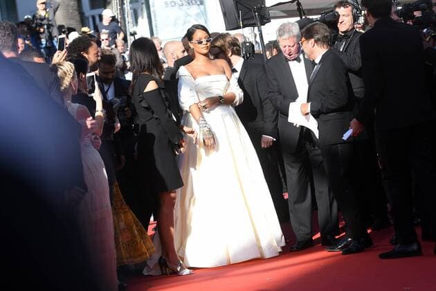 217762 Degun-Paoli Starface 2017-05-19 Cannes France 70eme Festival International du Film de Cannes. Montee des Marches du film Okja. . 70th International Cannes Film Festival. Red Carpet of Okja movie. Fenty, Robyn Rihanna ( Rihanna )  Copyright: xDegun-Paolix STAR_217762_017