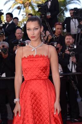 217762 Degun-Paoli Starface 2017-05-19 Etats-Unis 70eme Festival International du Film de Cannes. Montee des Marches du film Okja. . 70th International Cannes Film Festival. Red Carpet of Okja movie. Hadid, Bella  Copyright: xDegun-Paolix STAR_217762_064
