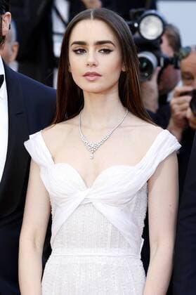 Lily Collins at the Okja premiere during the 70th Cannes Film Festival at the Palais des Festivals on May 19, 2017 in Cannes, France Foto:xD.xBedrosianx xFuturexImage