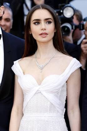 Lily Collins at the Okja premiere during the 70th Cannes Film Festival at the Palais des Festivals on May 19, 2017 in Cannes, France Foto:xD.xBedrosianx xFuturexImage