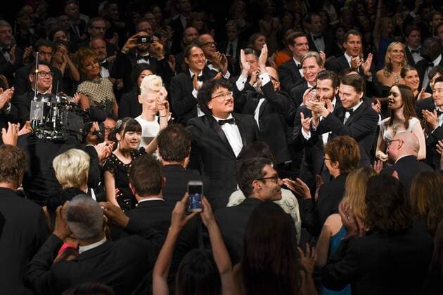 217766 Serge Arnal Starface 2017-05-19 Cannes France 70eme Festival International du Film de Cannes. Ambiance salle fin de film Okja . 7àeme International Cannes Film festival. Atmopshere at the end of Okja screening. EXCLUSIVE Gyllenhaal, Jake; Swinton, Tilda; Dano, Paul; Joon-Ho, Bong  Copyright: xSergexArnalx xStarfacex STAR_217766_003