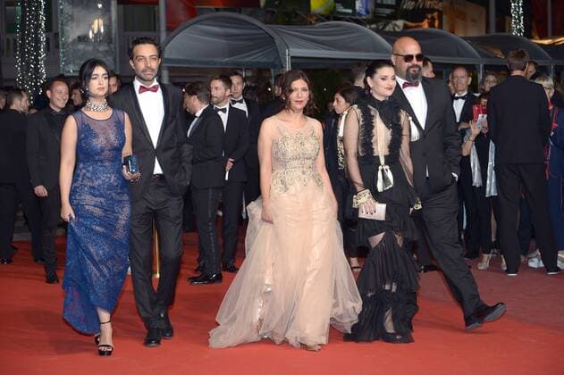 217765 Degun-Paoli Starface 2017-05-19 Cannes France 70eme Festival International du Film de Cannes. Montee des Marches du film Jupiter s Moon . 70th International Cannes Film Festival. Red Carpet of Jupiter s Moon movie Ben Hania, Kaouther; Al Ferjani, Mariam; Zrelli, Ghanem  Copyright: xDegun-Paolix STAR_217765_002