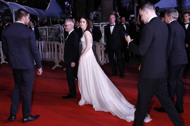 Lily Collins at the Okja premiere during the 70th Cannes Film Festival at the Palais des Festivals on May 19, 2017 in Cannes, France Foto:xD.xBedrosianx xFuturexImage