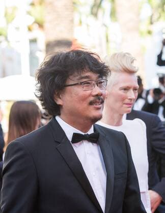 (170519) -- CANNES (FRANCE), May 19, 2017 -- South Korean director Bong Joon-ho poses on the red carpet for the screening of the film Okja in competition at the 70th Cannes International Film Festival in Cannes, France, on May 19, 2017. ) FRANCE-CANNES-INTERNATIONAL FILM FESTIVAL-OKJA XuxJinquan 