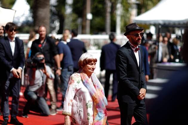 Cannes - Filmpremiere Visages Villages JR, Agnes Varda CINEMA : 70 eme Festival de Cannes - Tapis Rouge Visages Villages - 19 05 2017 LoicThebaud Panoramic 