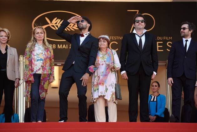 Cannes - Filmpremiere Visages Villages JR, Agnes Varda, Matthieu Chedid CINEMA : 70 eme Festival de Cannes - Tapis Rouge Visages Villages - 19 05 2017 LoicThebaud Panoramic 
