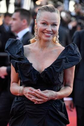 217802 Degun-Paoli Starface 2017-05-20 Cannes France 70eme Festival International du Film de Cannes. Montee des Marches du film 120 battements par minute . 70th International Cannes Film Festival. Red Carpet of 120 battements par minute movie. Anderson, Pamela  Copyright: xDegun-Paolix STAR_217802_046