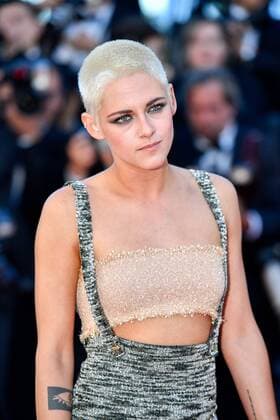 Bilder des Tages (170520) -- CANNES, May 20, 2017 -- U.S. actress Kristen Stewart poses for photos on the red carpet for the screening of the film 120 BPM (120 Beats Per Minute) in competition at the 70th Cannes Film Festival in Cannes, France on May 20, 2017. ) FRANCE-CANNES-70TH CANNES FILM FESTIVAL-120 BPM-RED CARPET ChenxYichen 