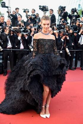 (170520) -- CANNES, May 20, 2017 -- U.S. model Arizona Muse poses for photos on the red carpet for the screening of the film 120 BPM (120 Beats Per Minute) in competition at the 70th Cannes Film Festival in Cannes, France on May 20, 2017. ) FRANCE-CANNES-70TH CANNES FILM FESTIVAL-120 BPM-RED CARPET ChenxYichen 